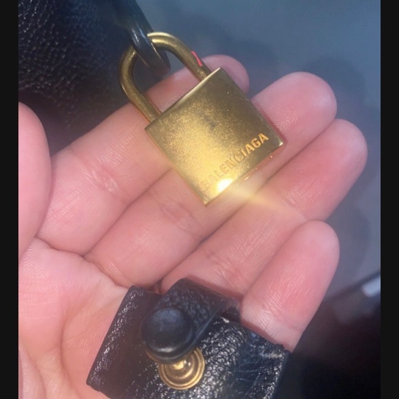 Balenciaga purse - Picture 4 of 8